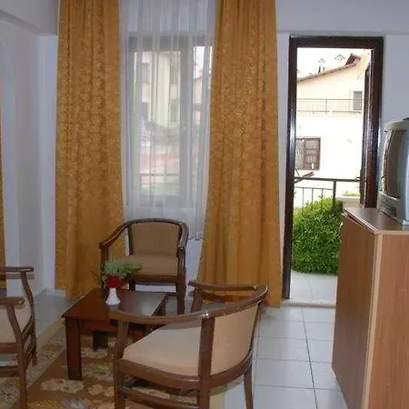 Club Prestige Otel 4*