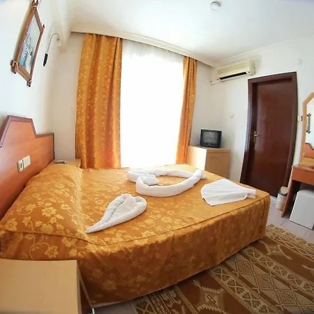 Club Prestige Otel 4*